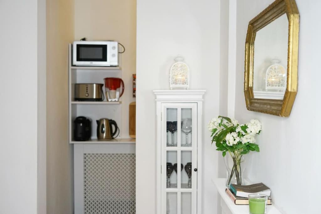 Apartament Center Oasis, Universitate *